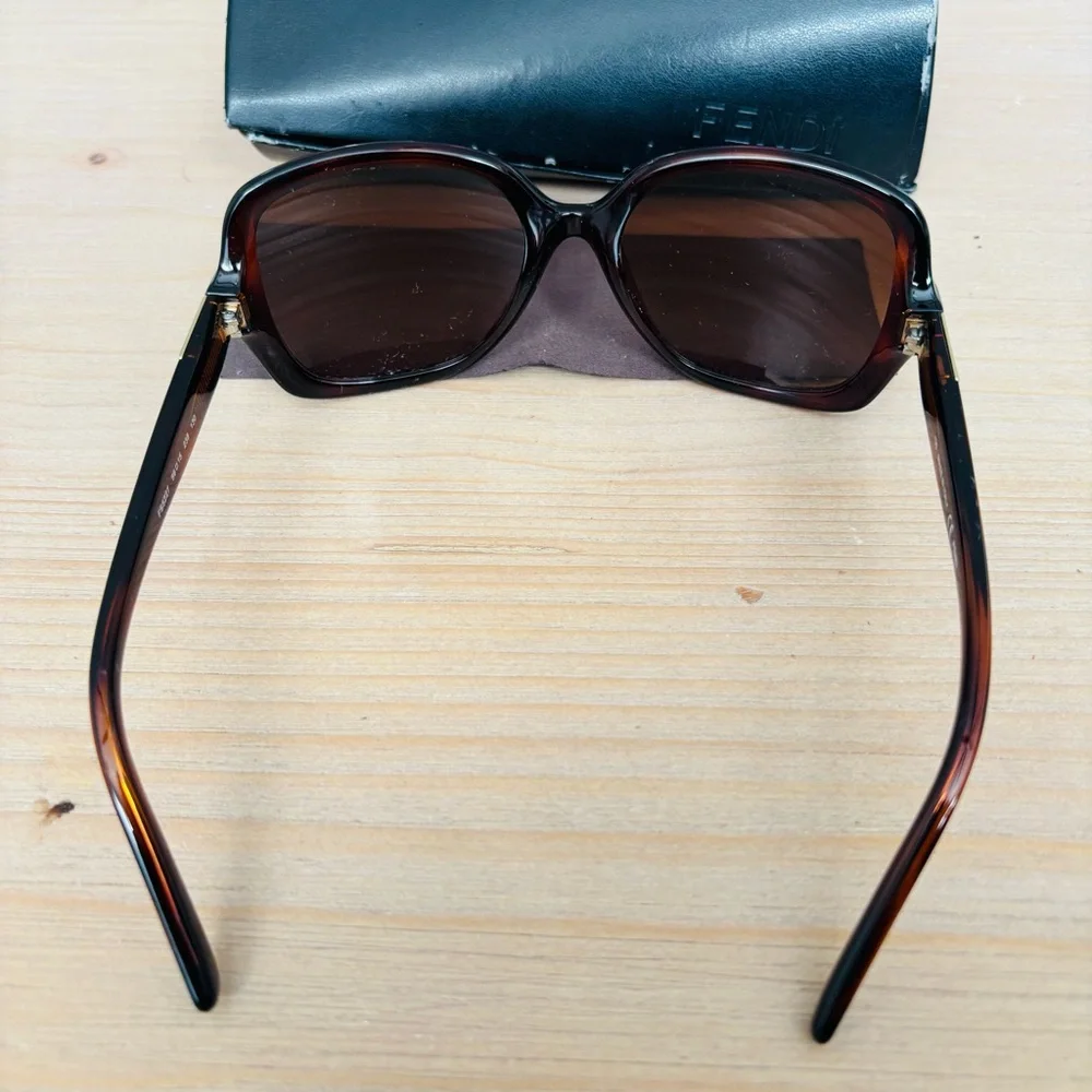 Fendi Brown Tortoise FS5227 Square Sunglasses Women’s W/‎ Case Preloved